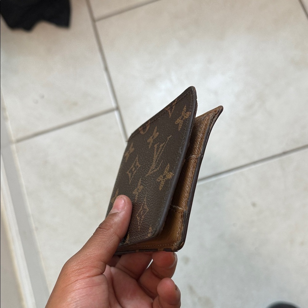 Louis Vuitton Tan Textured Leather Accessory - Picture 3 of 4